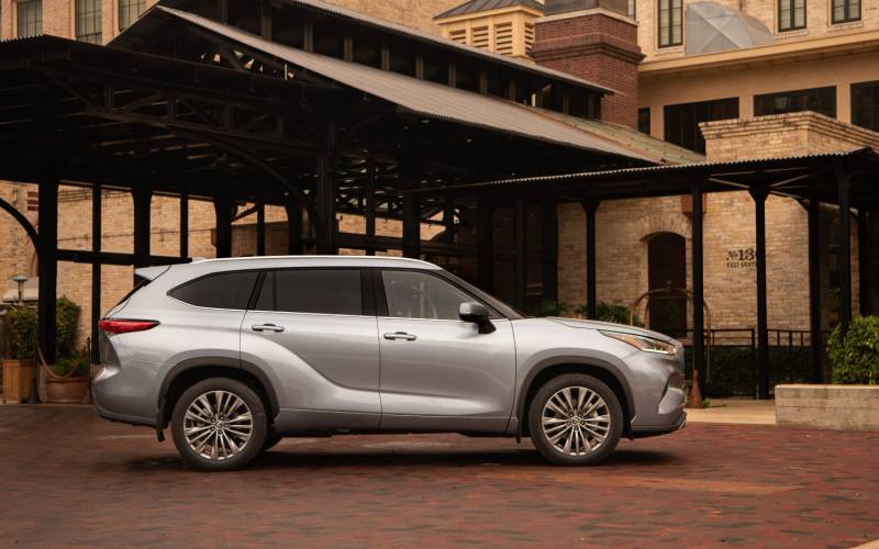 Toyota Highlander Platinum 2020 SUV Drive